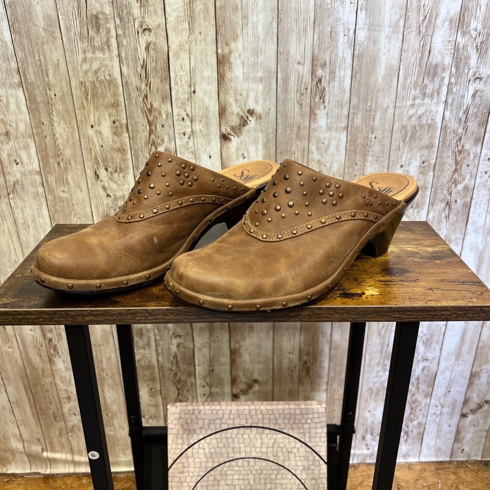 SoftWalk Studded Brown Leather Mules - WMNS Size 8M - Picture 2 of 9